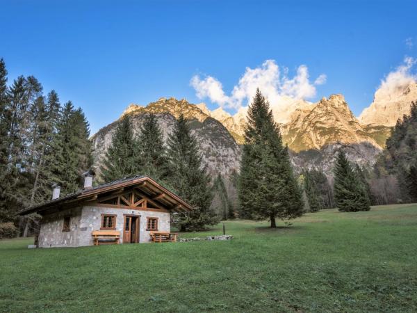 På billedet ses objektet Chalet Baita Valon Alpine Hideaway by Interhome beliggende i byen Massimeno.