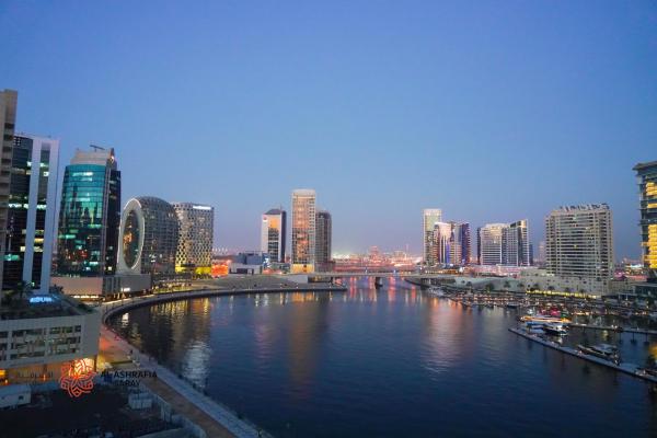 Na fotografii je vidět objekt Al Ashrafia Saray Magnificent 3BR Canal Views nacházející se ve městě Dubaj.