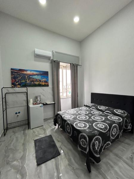 FORIA HOUSE VALENTiNO, Neapel