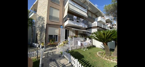 Apartamenti Singolo Kompleksi Lura 3 - Albanie