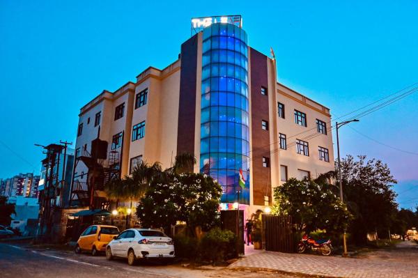 Na zdjęciu widoczny jest obiekt Hotel The Leaf - Gomti Nagar Lucknow położony w mieście Lucknow.