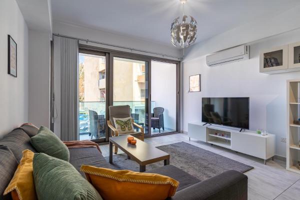 Crystal 2-Bedroom Apartment in Larnaca, Larnaka