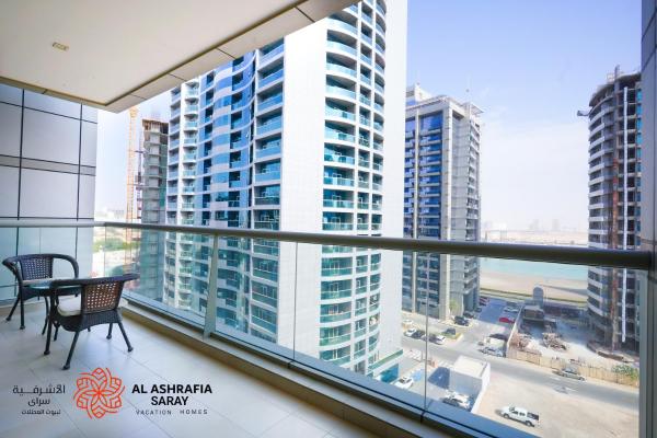 Na fotografii je vidět objekt Alashrafia Saray, Charming 1BR apartment in Sport City nacházející se ve městě Dubaj.