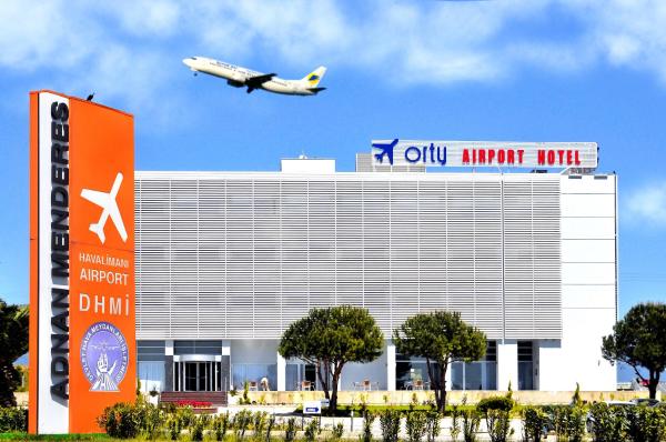 Op de foto is het object Orty Airport Hotel te zien, gelegen in de stad Torbalı.