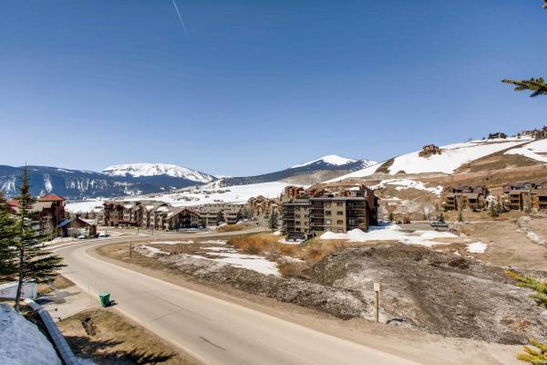 Photo 8 : Unique & Modern 3 Br 2Ba Condo- Ski-In Ski-Out Condo