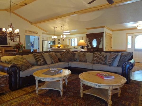 Billede 3: C22 - Luxury three bedroom, three bath cottage with hot overlooking Lake Ouachita