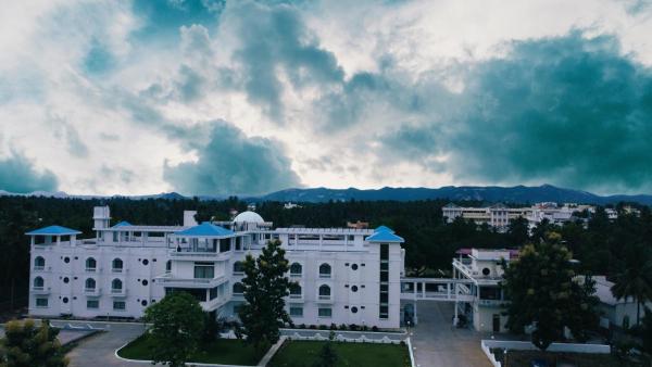 A la foto es mostra l'objecte Hotel Agni situat a la ciutat de Krishnagiri.