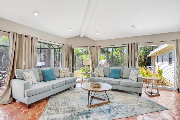 Na fotografii je vidět objekt Subtropical Oasis -Naples Fl Retreat nacházející se ve městě Naples.