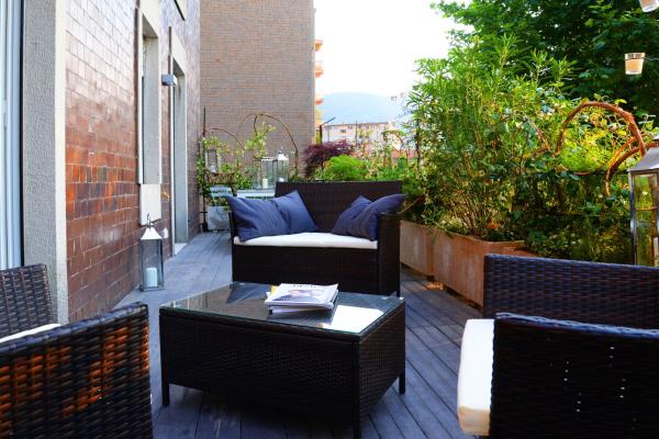 Na foto é possível ver o objeto Rezzonico Suites - by MyHomeInComo localizado na cidade de Como.