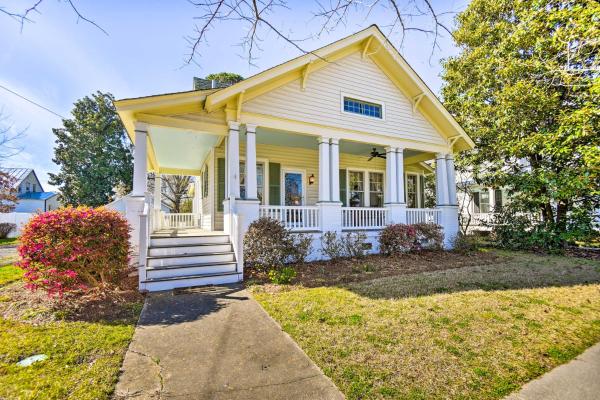 Na fotografii je vidět objekt Edenton Vacation Rental with Patio Walk Downtown nacházející se ve městě Edenton.