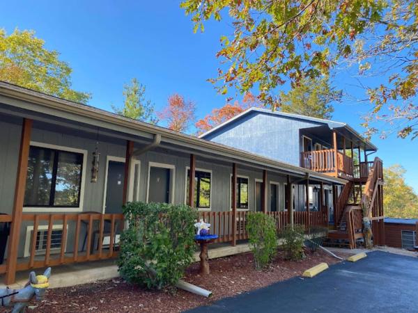 Shady Acre Inn and Suites, Branson West