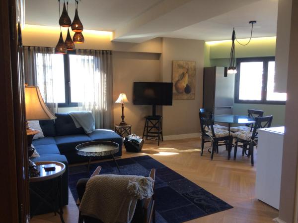 A la foto es mostra l'objecte Lovely Refurbished Apartment situat a la ciutat de Niça.