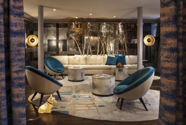 A la foto es mostra l'objecte Hôtel Thérèse situat a la ciutat de París.