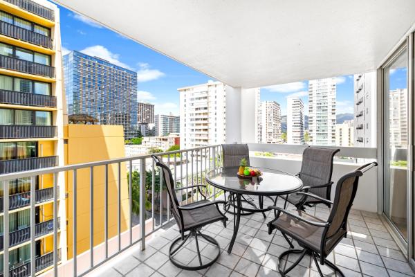 Φωτογραφία 2: 1BR with Great City Views, 3 mins to Waikiki Beach!