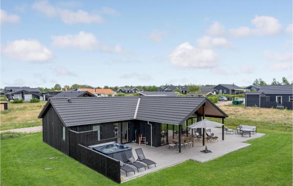En la foto se muestra el objeto Cozy Home In Hørve With Wifi ubicado en la ciudad de Hørve.