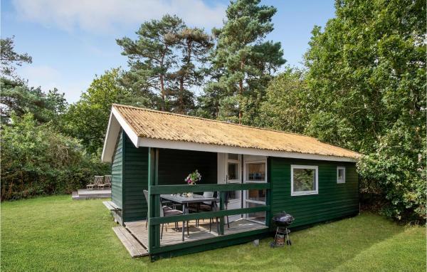 A la foto es mostra l'objecte Cozy Home In Nexø With Kitchen situat a la ciutat de Neksø.