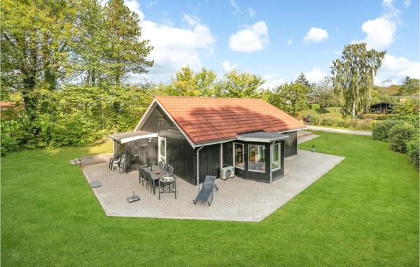 Na fotografii je vidět objekt Awesome Home In Haderslev With Kitchen nacházející se ve městě Haderslev.