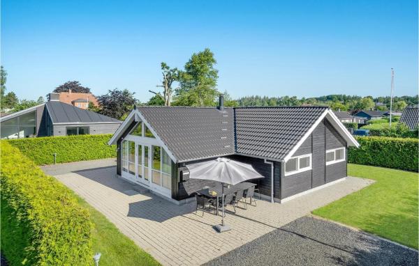3 Bedroom Cozy Home In Børkop - 덴마크