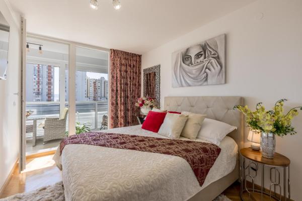 照片显示了位于Split市的Apartment Desert Rose物件。