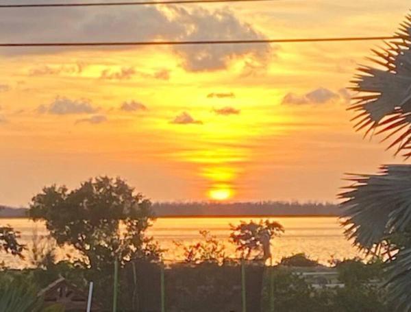 Op de foto is het object Kokomo- Canal front 2b/1bath home te zien, gelegen in de stad Big Pine Key.