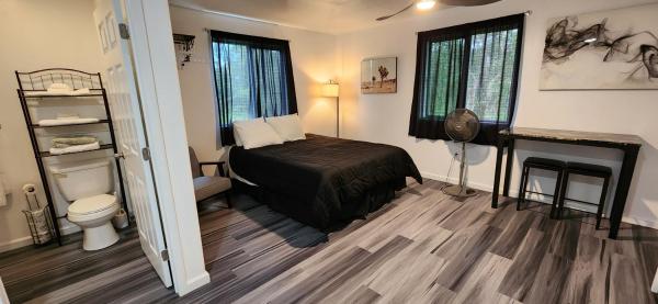 A la foto es mostra l'objecte #5 New! Cozy Getaway Hot Spot Hilo Keaau Big Island of Hawaii Self CheckIn Studio Apt situat a la ciutat de Keaau.