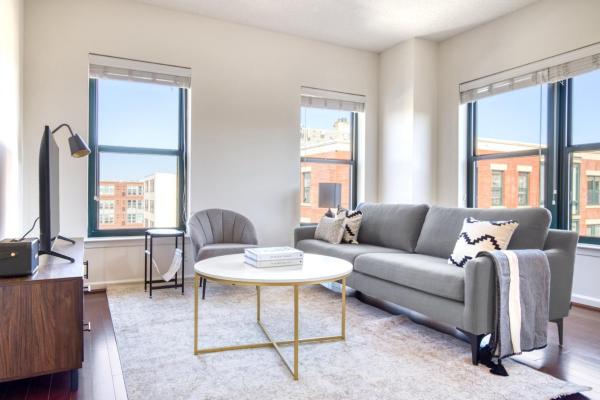 A la foto es mostra l'objecte Logan Circle 2BR w Gym WD Pool nr bars WDC-481 situat a la ciutat de Washington.