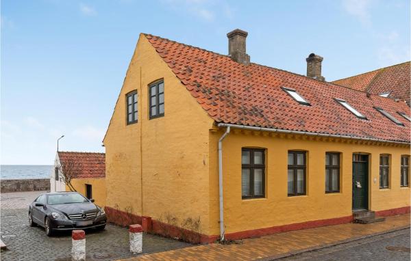 På billedet ses objektet Stunning Home In Allinge With Kitchen beliggende i byen Allinge.