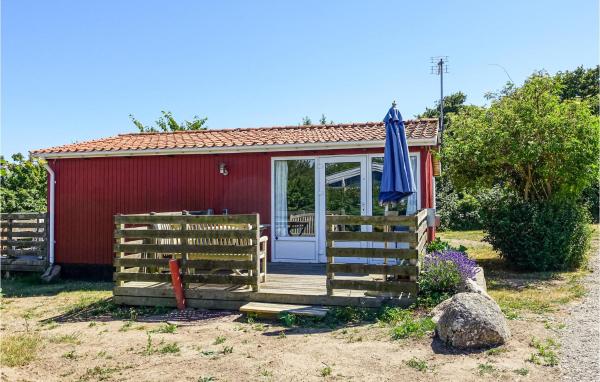 A la foto es mostra l'objecte Hus 17 situat a la ciutat de Allinge.