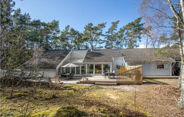 A la foto es mostra l'objecte Amazing Home In Nexø With Sauna situat a la ciutat de Neksø.
