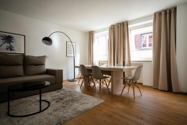 Old Town Apartment 2 rooms/baths, Düsseldorf