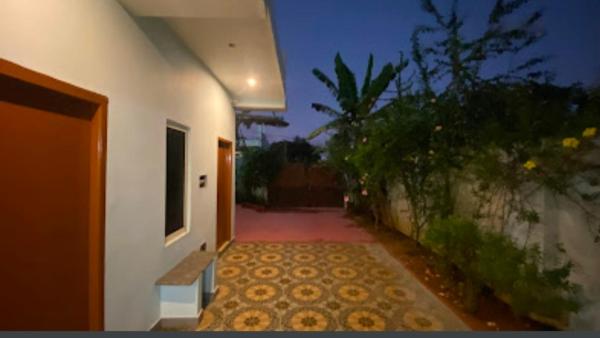 Na fotografii je vidět objekt Family Guest House Pondicherry nacházející se ve městě Vānūr.