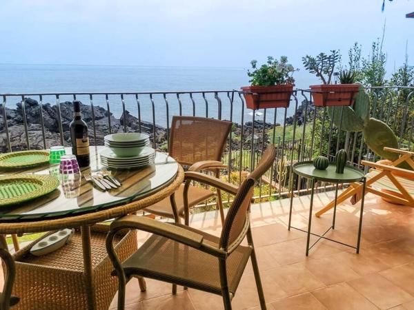 Στη φωτογραφία φαίνεται το αντικείμενο Casa sul mare in Sicilia, Acireale-Stazzo που βρίσκεται στην πόλη Stazzo.