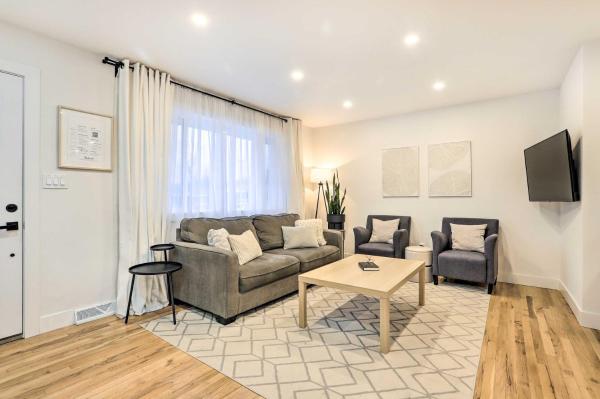 A la foto es mostra l'objecte Bright and Modern Arvada Home with Yard and Patio situat a la ciutat de Arvada.