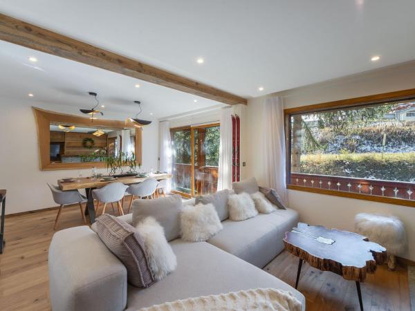 Appartement De Charme Avec Cheminée Et Balcon Ensoleillé à Courchevel - Fr-1-564-84 - Courchevel
