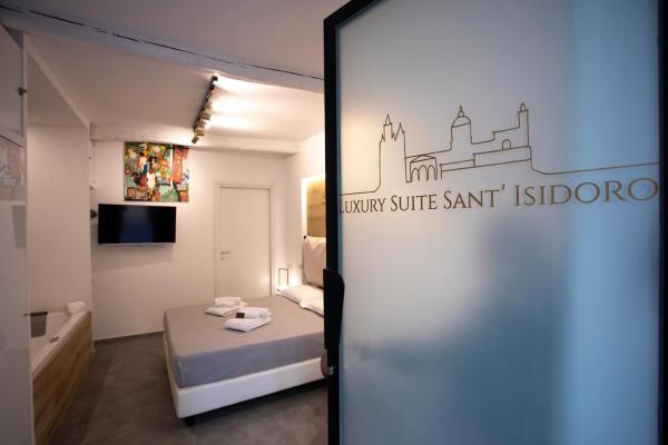 På billedet ses objektet LUXURY SUITE SANT ISIDORO beliggende i byen Palermo.