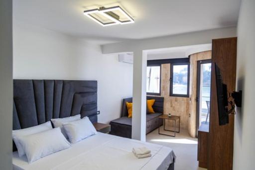 Na foto é possível ver o objeto Sand Apartments localizado na cidade de Ulcinj.