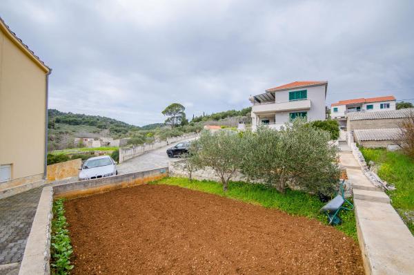 A la foto es mostra l'objecte Apartments Doric situat a la ciutat de Slatine.