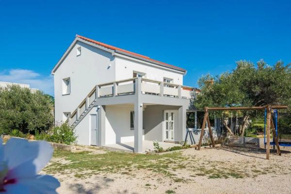 A la foto es mostra l'objecte Apartments for families with children Vir - 20987 situat a la ciutat de Vir.