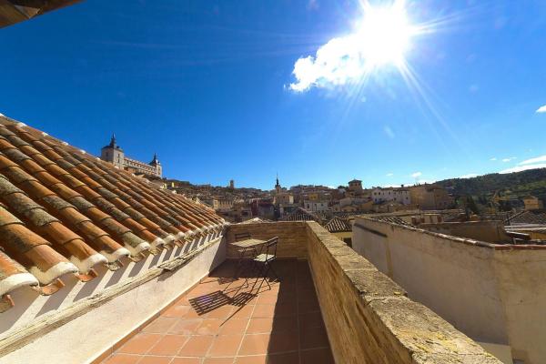På billedet ses objektet Apartamentos del Casco beliggende i byen Toledo.