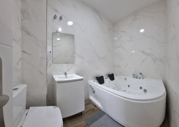 Mini Estudio JACUZZI DOBLE SEVILLA "POLIGONO INDUSTRIAL", Sevilla