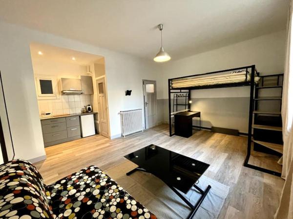 Studio Place Castellane, Marsiglia