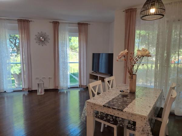 Apart Centar Umag Edda Joakima Rakovca 7 E 52470-umag - Umag