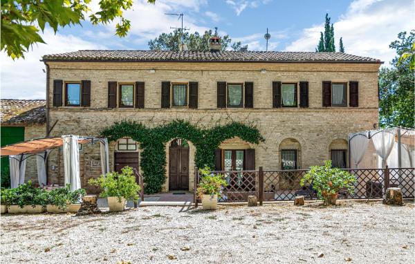 På billedet ses objektet Nice Home In Macerata With Wifi beliggende i byen Montecassiano.