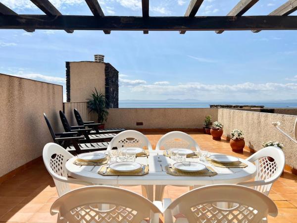 A la foto es mostra l'objecte Apartamento frente al mar con piscina situat a la ciutat de Roses.
