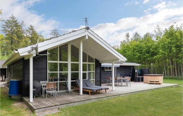 Nella foto è visibile l'oggetto Holiday Home Toftegårdsvej Hasle X situato nella città di Tofte.