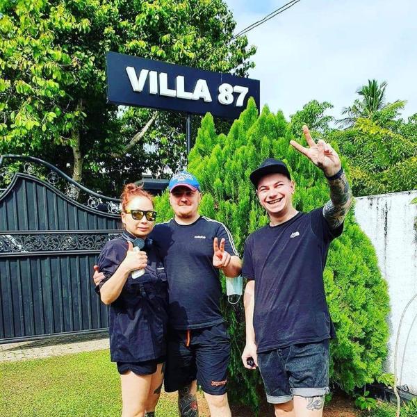 A la foto es mostra l'objecte Villa 87 situat a la ciutat de Katunayake.