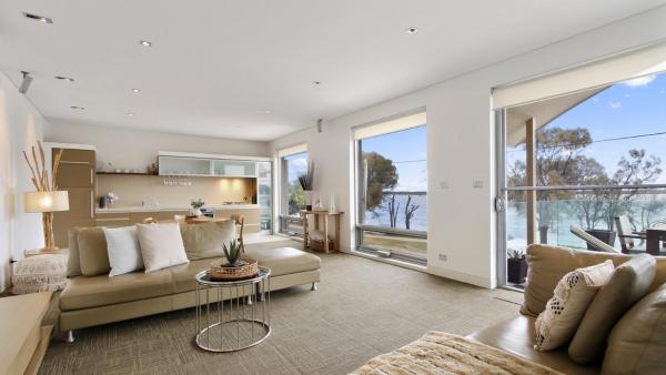 Lake Suite Metung - Couples Lakeside Escape - Metung