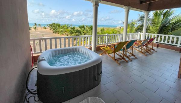 照片显示了位于Grand-Popo市的Spacious and cozy beachfront villa物件。