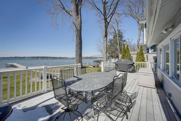 Na foto é possível ver o objeto Lakefront Michigan Cottage - Deck, Grill and Kayaks! localizado na cidade de Colon.