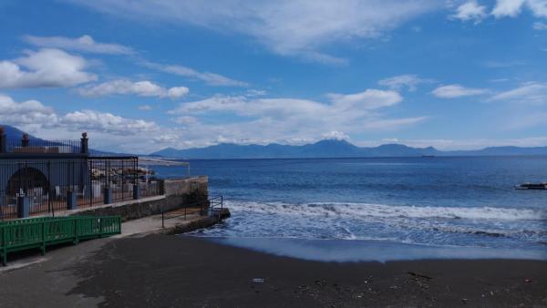 A la foto es mostra l'objecte APPARTAMENTO SUL MARE POSILLIPO situat a la ciutat de Nàpols.